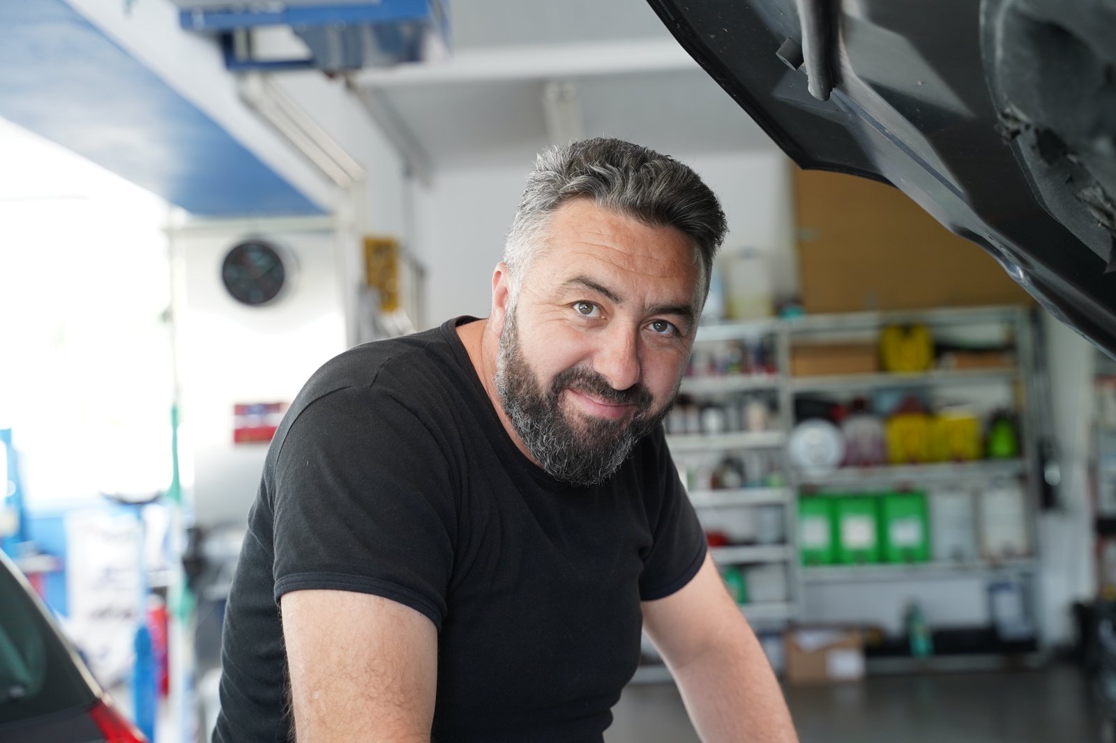 Bekim Asani, Inhaber und Geschäftsführer des Autocenter Kradolf
